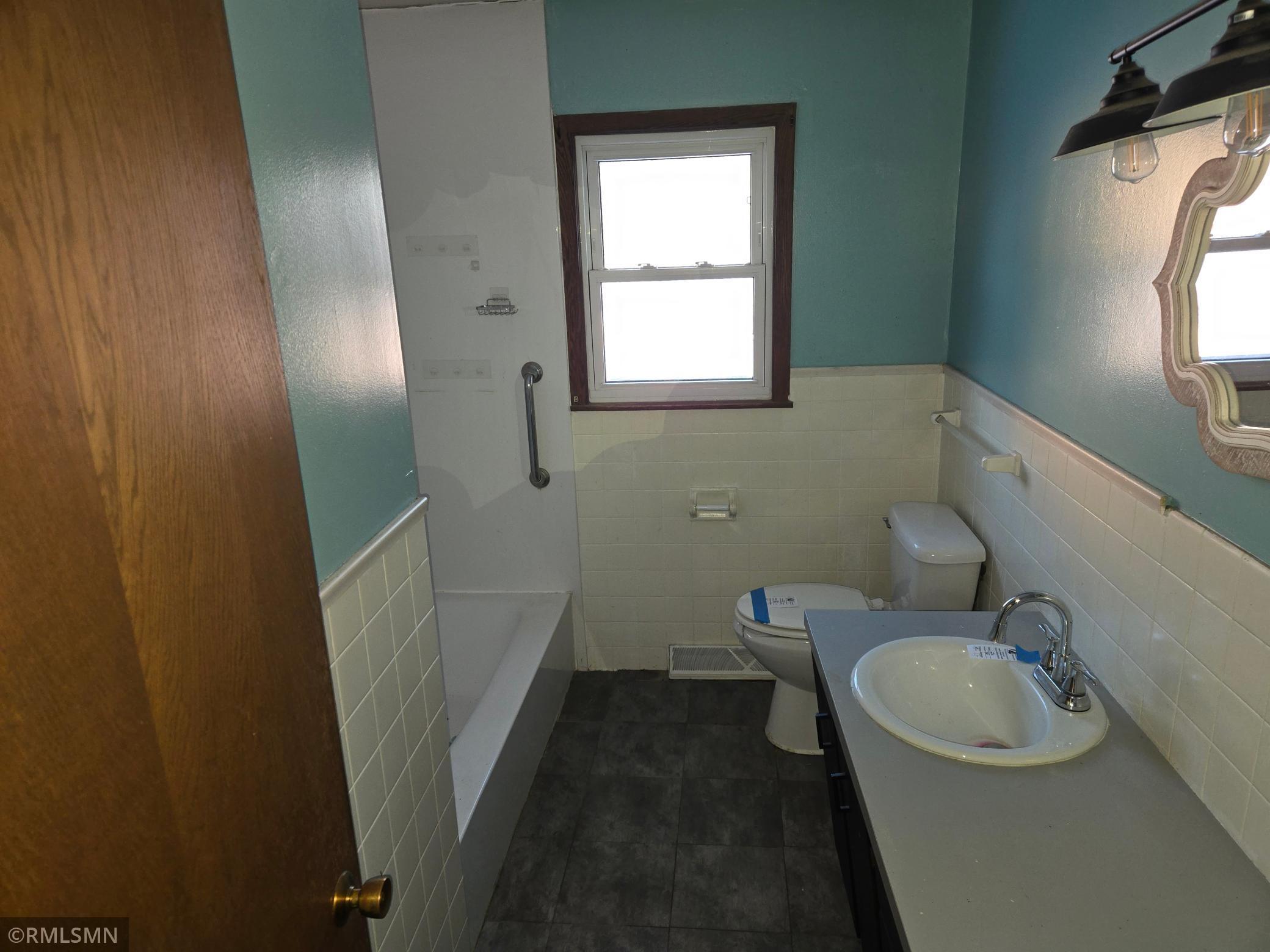 200 4th Avenue Southwest New Prague, MN 56071 - Photo 11 of 17