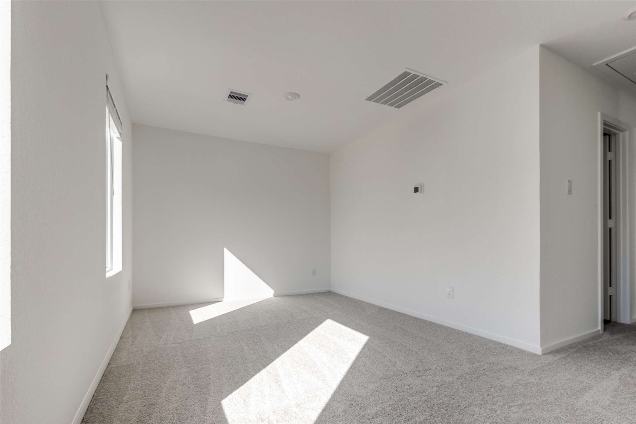 1528 Sunset Ridge Drive Conroe, TX 77303 - Photo 13 of 22 Spacious loft space on the second floor!