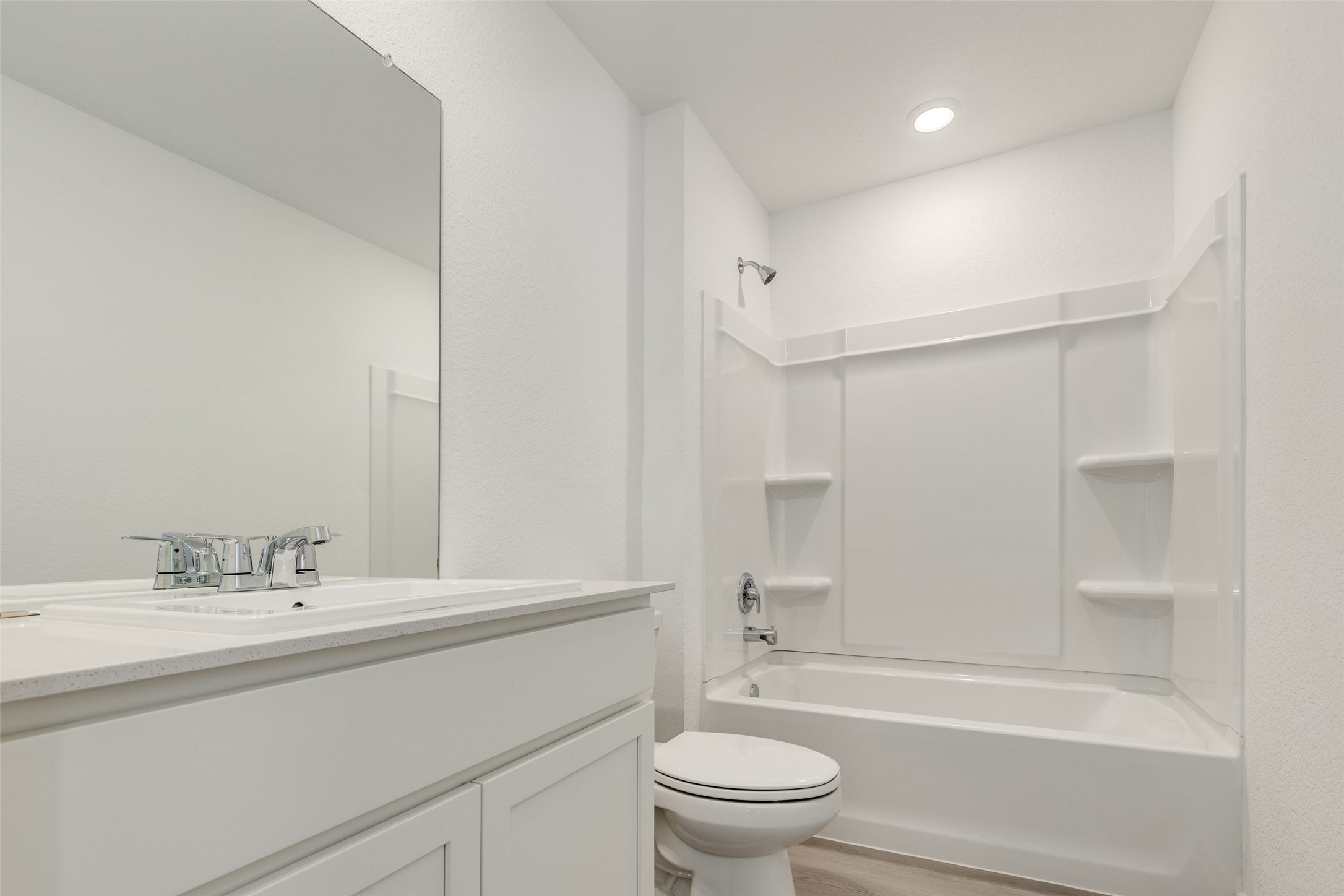 1528 Sunset Ridge Drive Conroe, TX 77303 - Photo 17 of 22 Second full bathroom on the second floor.