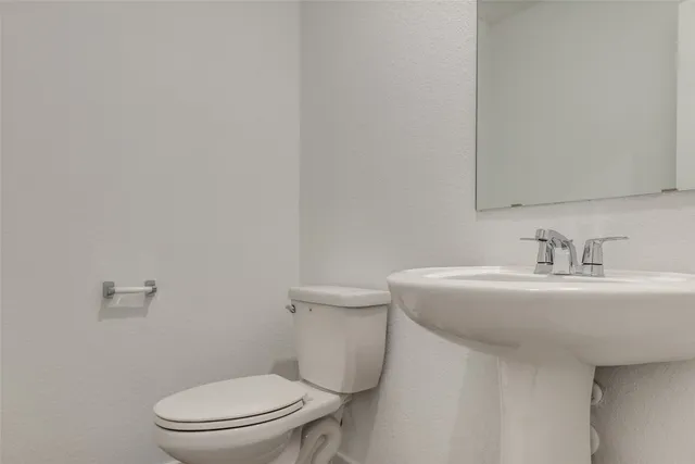 $1,945 | 1528 Sunset Ridge Drive, Conroe, TX 77303