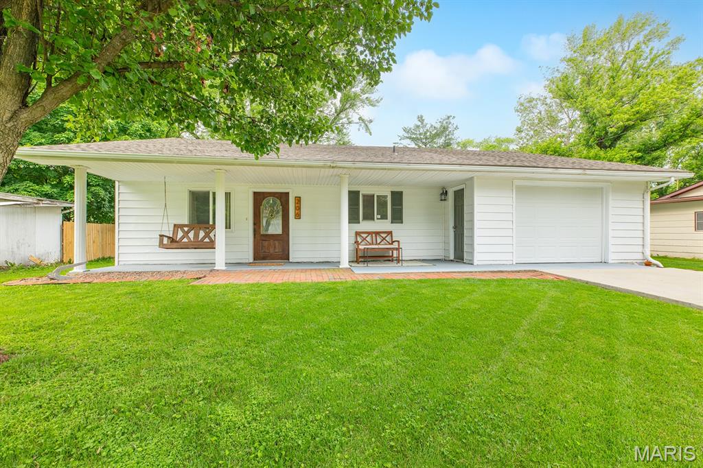 206 West Carson Street Worden, IL 62097 - Photo 1 of 42 Gallery Image 1