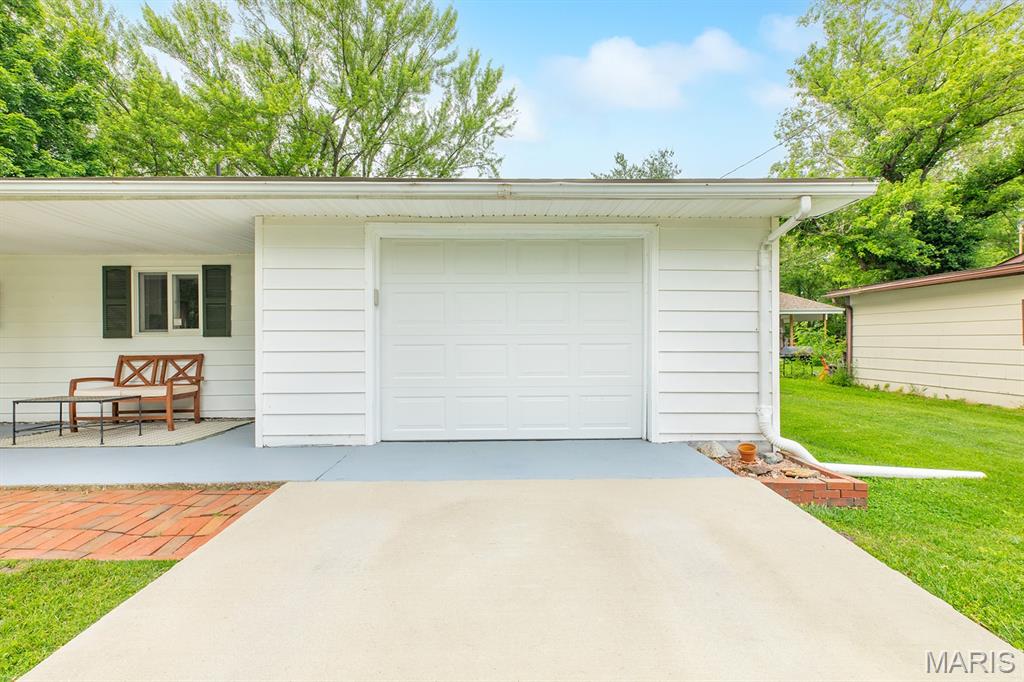 206 West Carson Street Worden, IL 62097 - Photo 7 of 42 Gallery Image 7