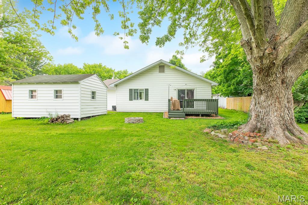 206 West Carson Street Worden, IL 62097 - Photo 8 of 42 Gallery Image 8