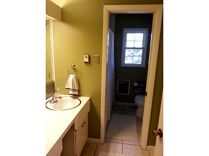 816 Barclay Road Indiana, PA 15701 - Photo 8 of 11 Full Bath.