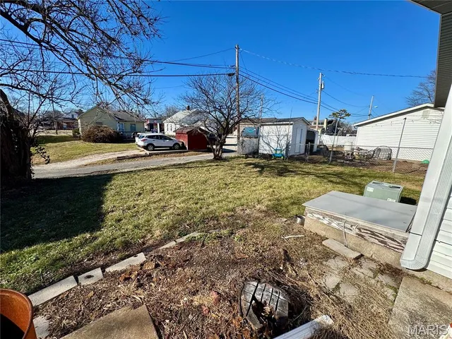 $1,895 | 205 South Donk Avenue, Maryville, IL 62062