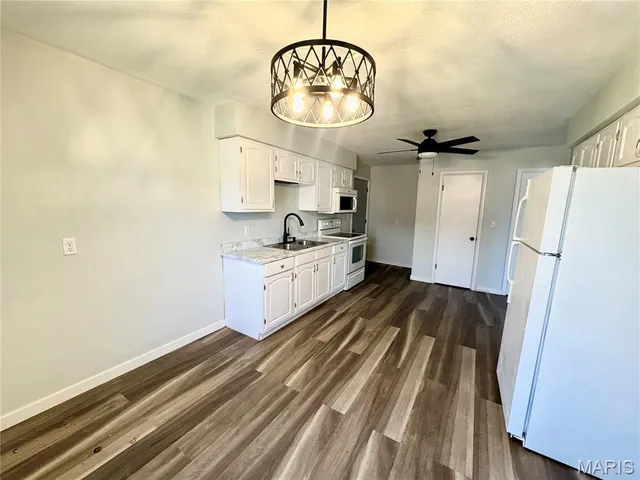 $1,895 | 205 South Donk Avenue, Maryville, IL 62062