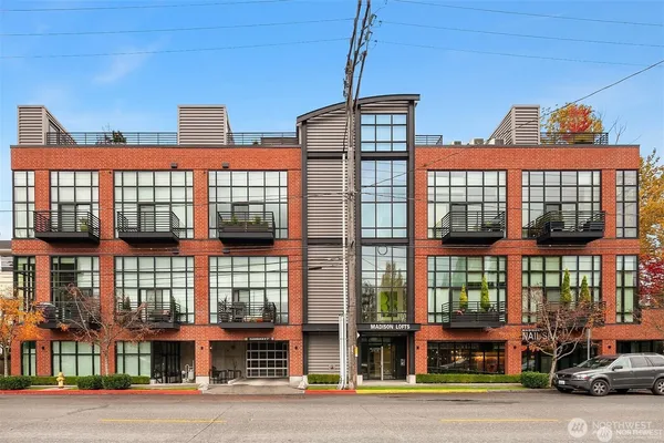 $3,800 | 2914 East Madison Street, Unit 302, Seattle, WA 98112