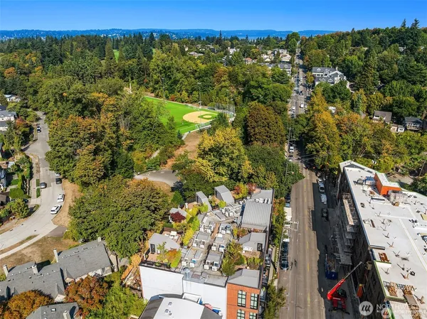 $3,800 | 2914 East Madison Street, Unit 302, Seattle, WA 98112