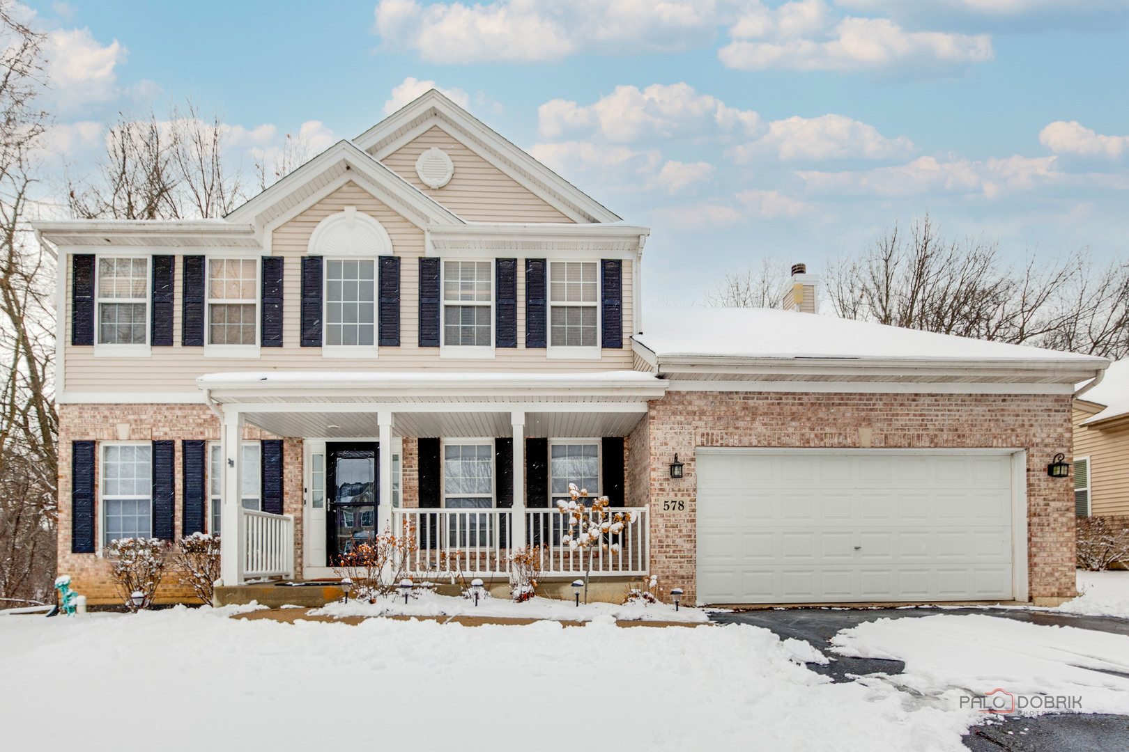 578 North Overlook Trail Round Lake, IL 60073 - Photo 2 of 42 a front view of a house with yard