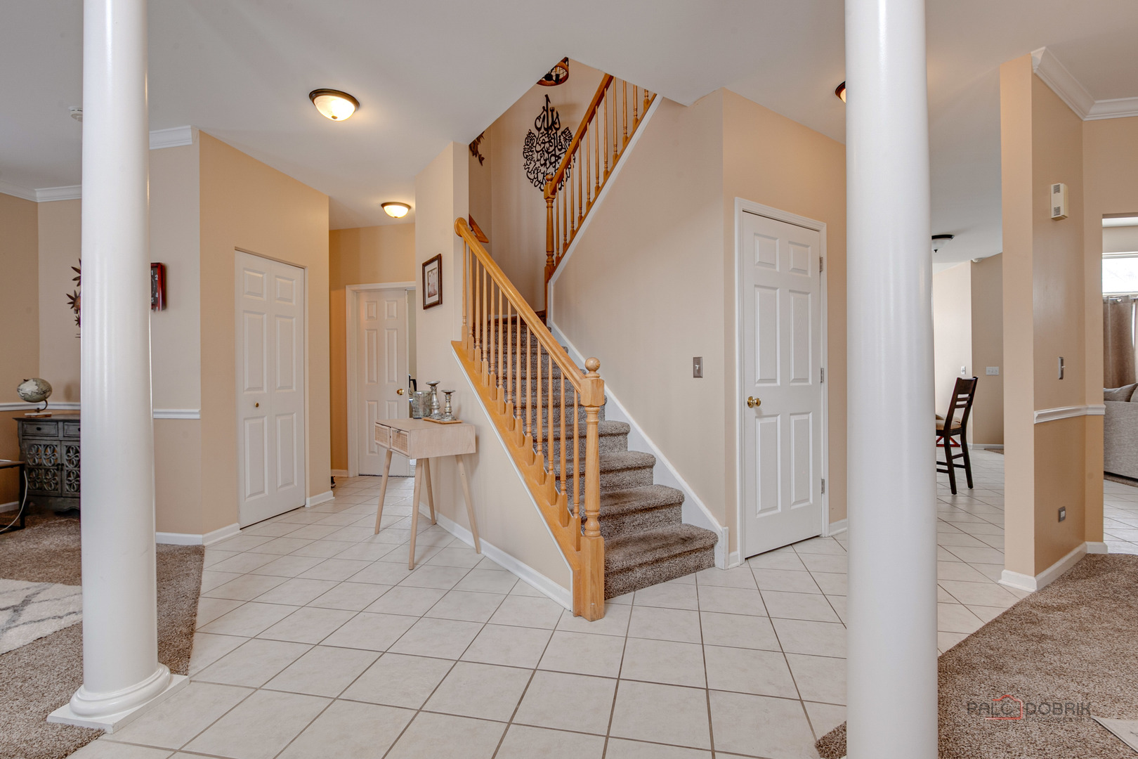 578 North Overlook Trail Round Lake, IL 60073 - Photo 5 of 42 a view of entryway and hall with a rug