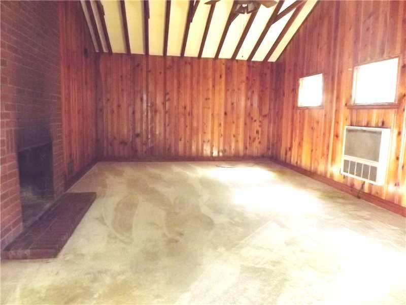 960 Chapel Road Monaca, PA 15061 - Photo 5 of 7 Great Room.