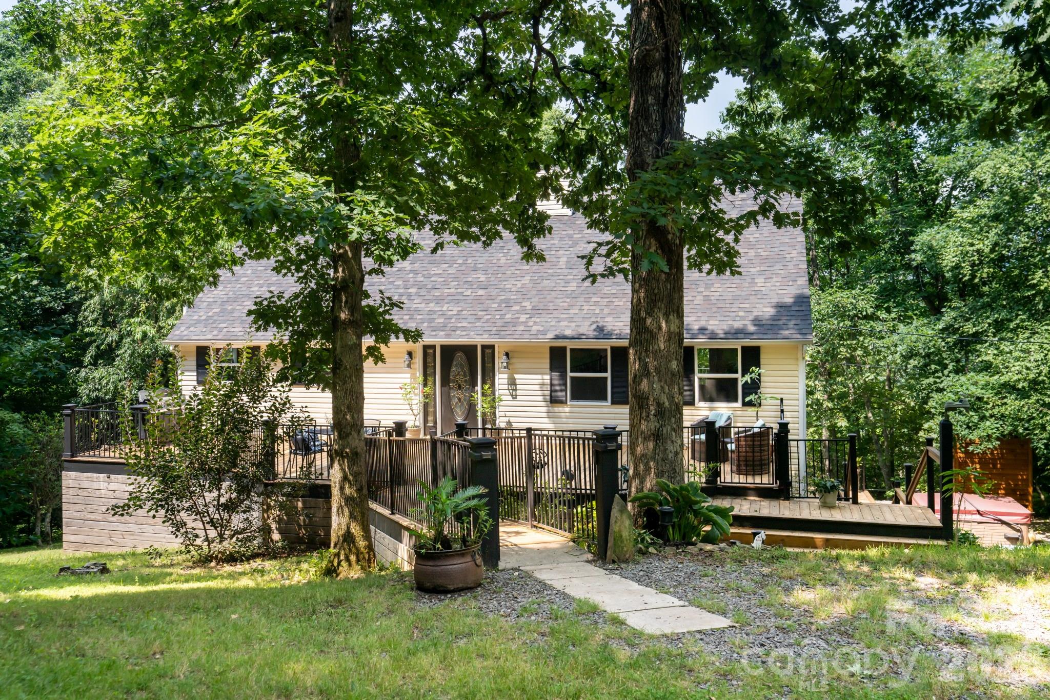 219 Echo Mountain View Road Fairview, NC 28730 - Photo 5 of 48 Gallery Image 5