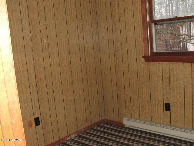 158 Starling Bushkill, PA 18324 - Photo 5 of 6