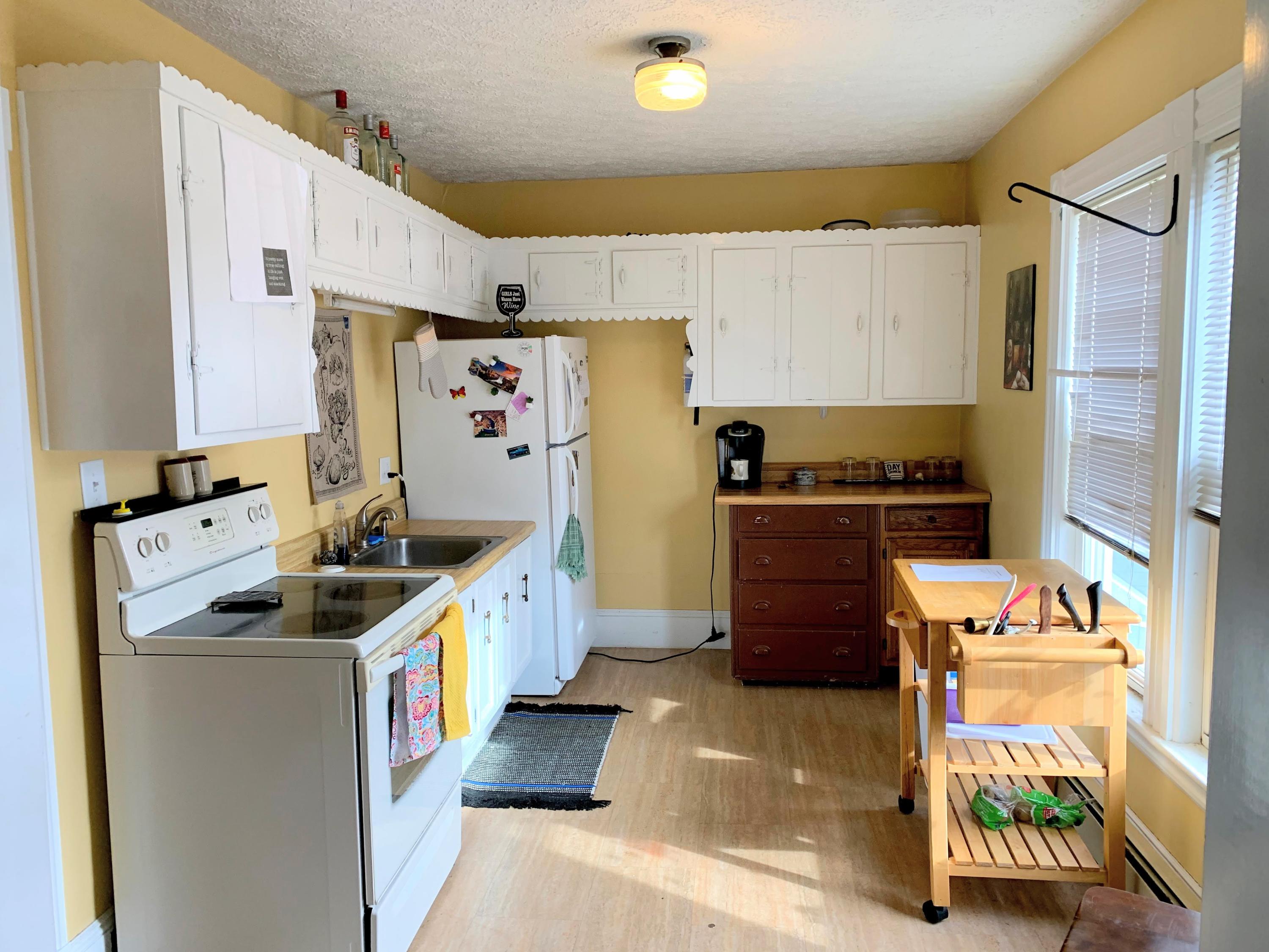 566 Main Street Springvale, ME 04083 - Photo 14 of 27 Unit C-Kitchen