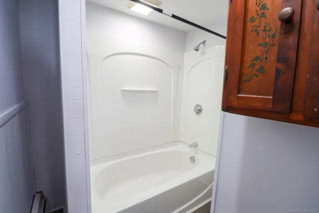 $1,650 | 48 Golden Street, Norwich, CT 06360