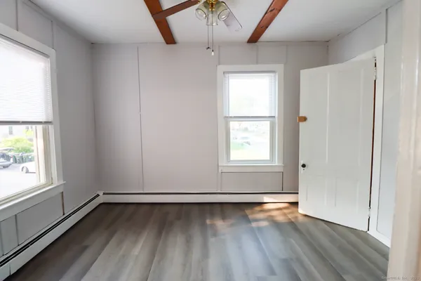 $1,595 | 48-50 Golden Street, Norwich, CT 06360