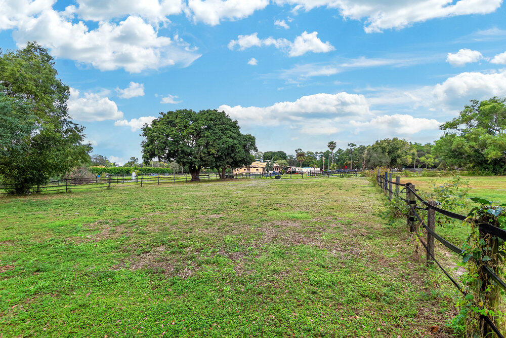 2552 B Road Loxahatchee Groves, FL 33470 - Photo 31 of 37 031_00026
