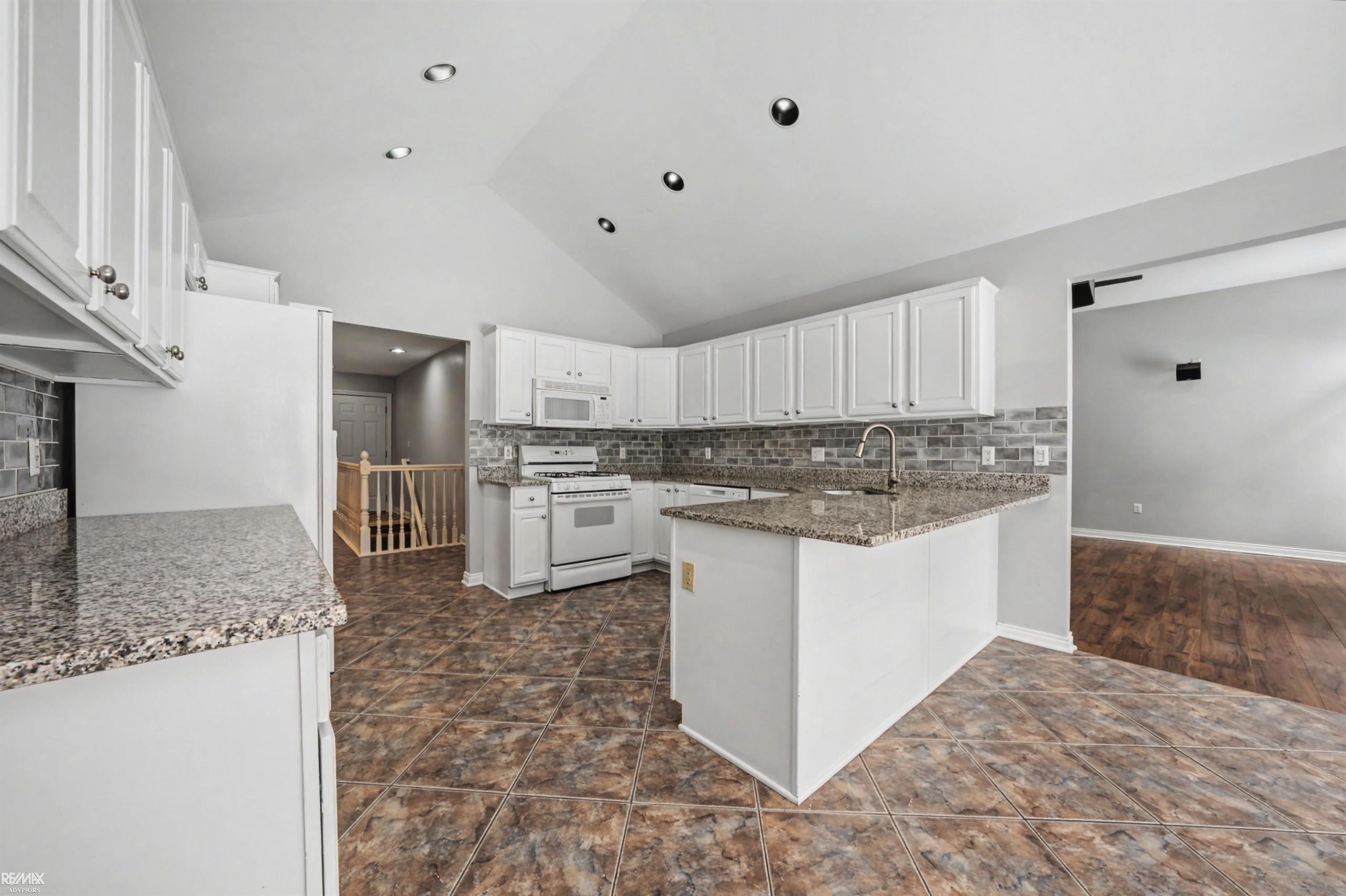 48498 Beacon Square Drive Macomb, MI 48044 - Photo 26 of 68