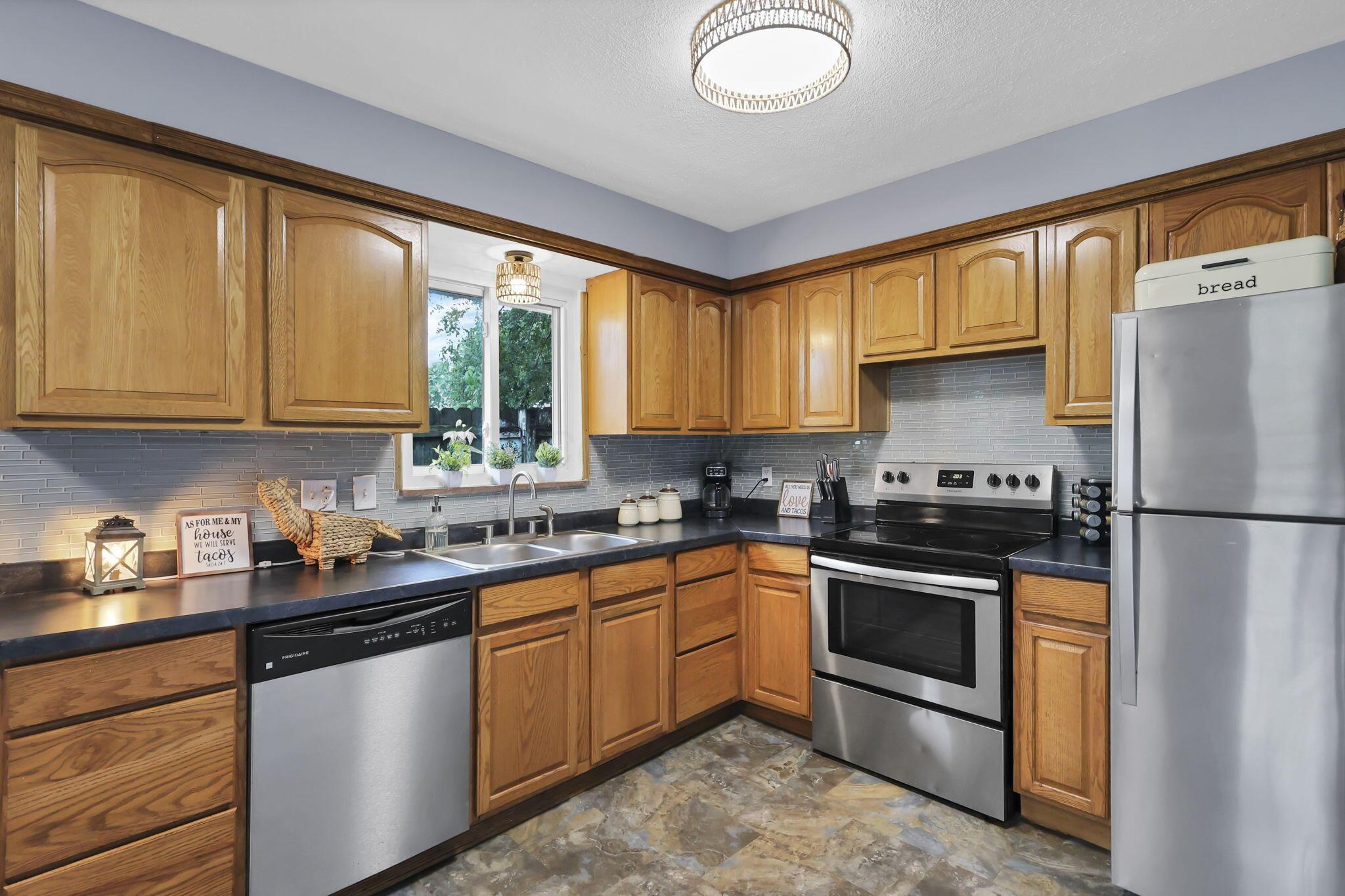 126 Oxley Road Columbus, OH 43228 - Photo 15 of 46