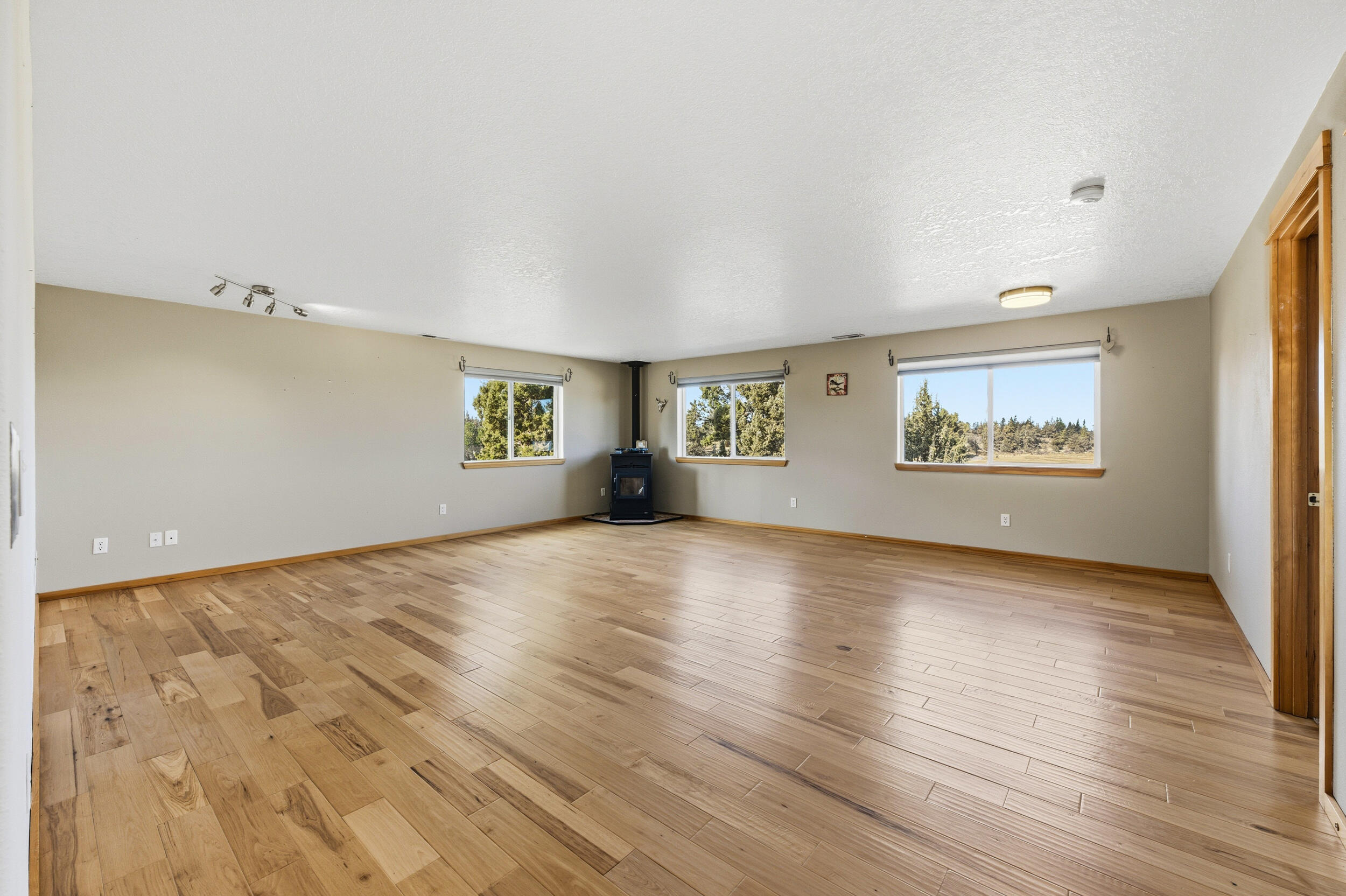 62262 Chickadee Lane Bend, OR 97701 - Photo 33 of 70 34_62262 chickadee ln-30