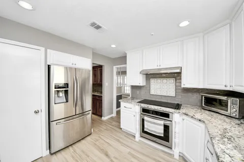 $485,000 | 839 Longview Drive, Sugar Land, TX 77478