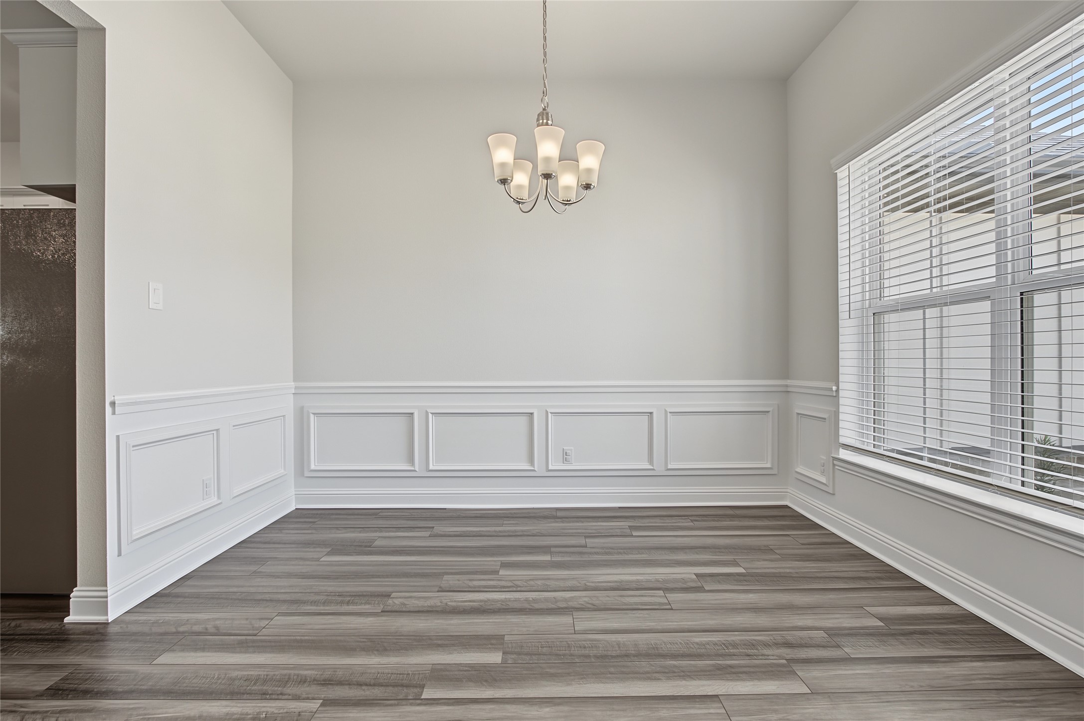 10 Gemstone Court Angleton, TX 77515 - Photo 8 of 26 Gallery Image 8