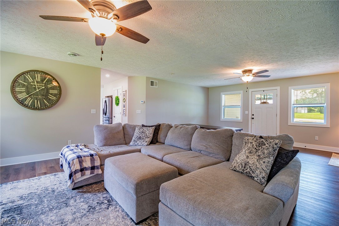 48270 Middle Ridge Road Amherst, OH 44001 - Photo 12 of 28