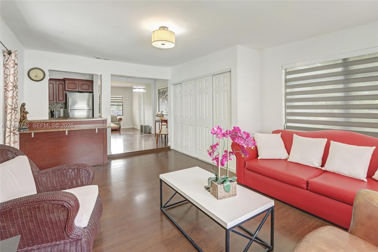 6871 Southwest 37th Street Miami, FL 33155 - Photo 5 of 20