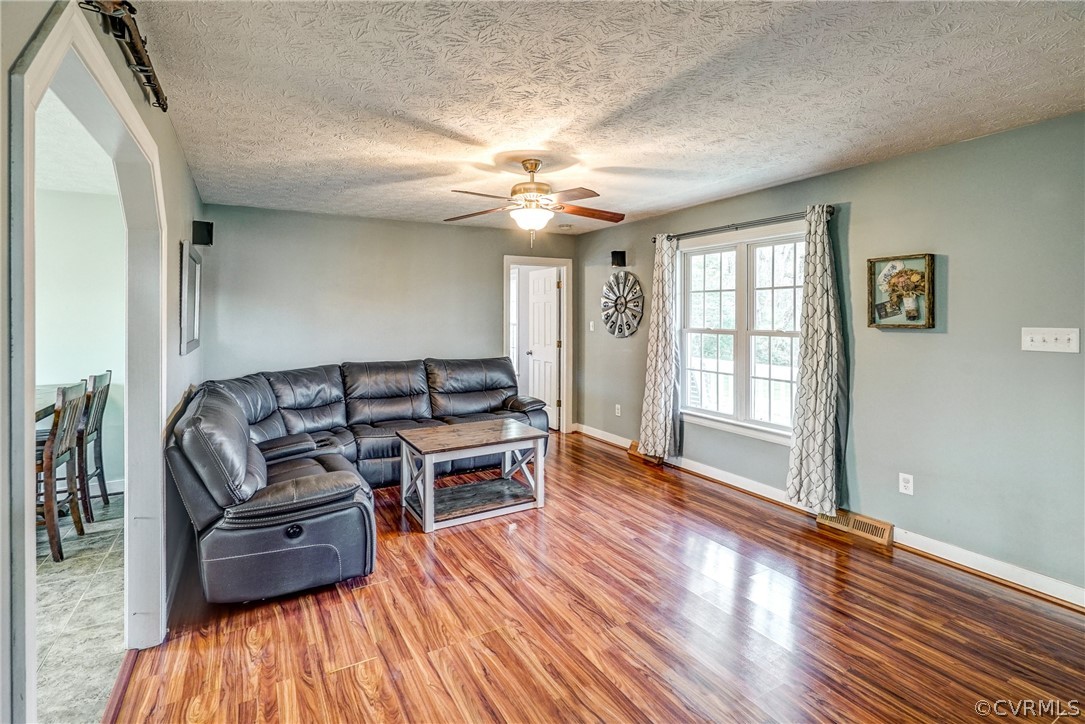 2474 Calno Road Hanover, VA 23069 - Photo 10 of 33 Gallery Image 10