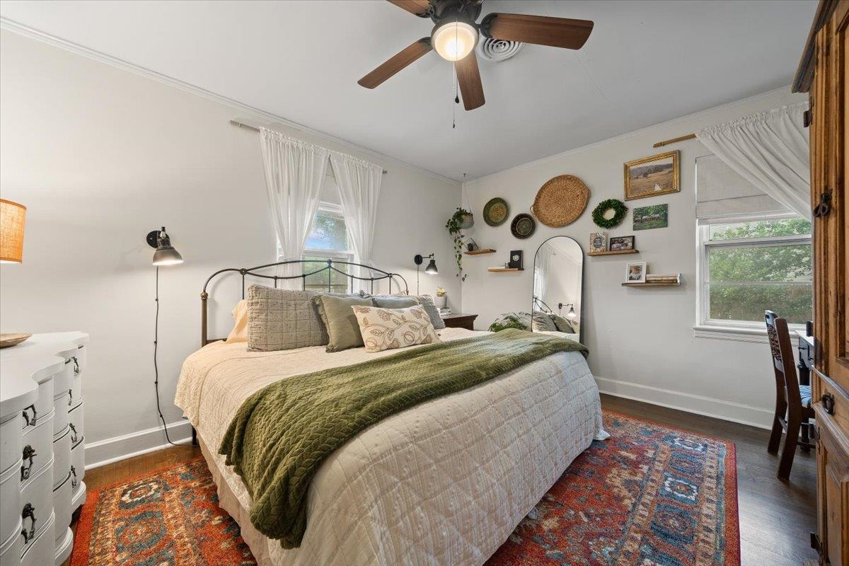 5283 Cole Road Memphis, TN 38120 - Photo 25 of 35 a bedroom with a bed and a window
