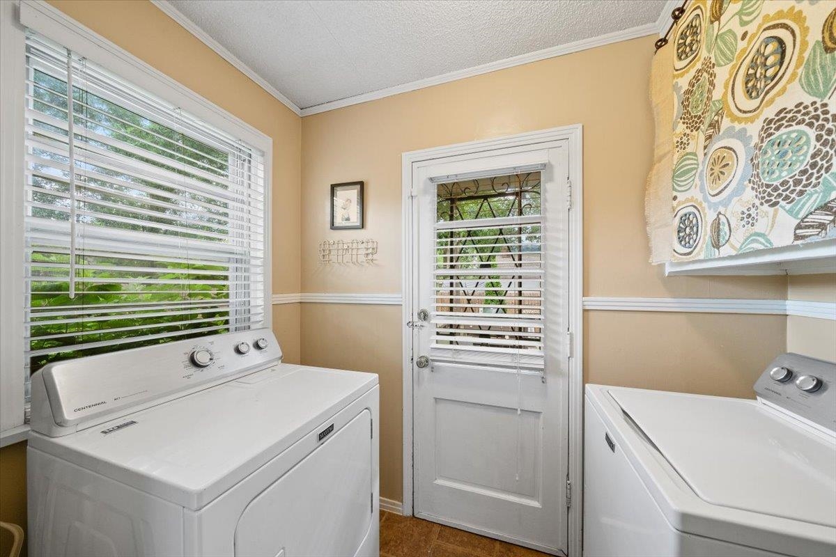 5283 Cole Road Memphis, TN 38120 - Photo 27 of 35 a view of washer and dryer with washer and dryer