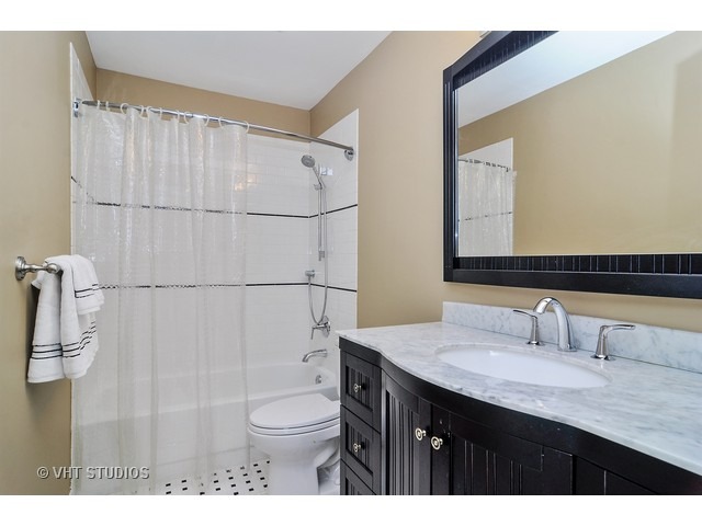 606 Raintree Road Buffalo Grove, IL 60089 - Photo 17 of 25