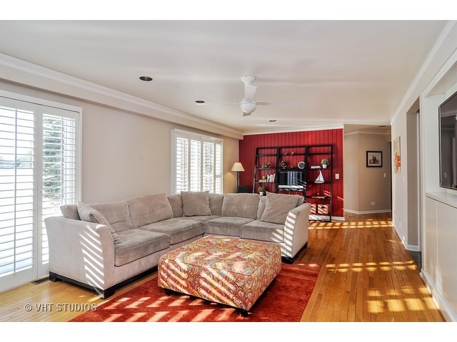 606 Raintree Road Buffalo Grove, IL 60089 - Photo 4 of 25