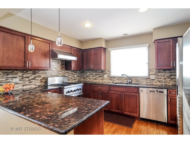 606 Raintree Road Buffalo Grove, IL 60089 - Photo 7 of 25