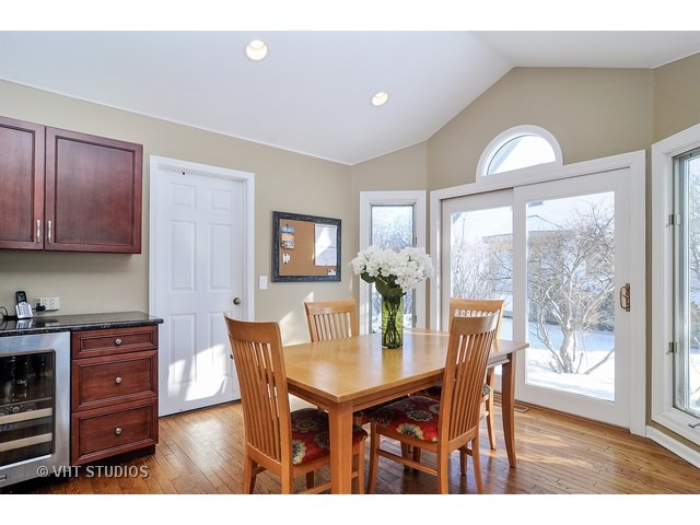 606 Raintree Road Buffalo Grove, IL 60089 - Photo 8 of 25