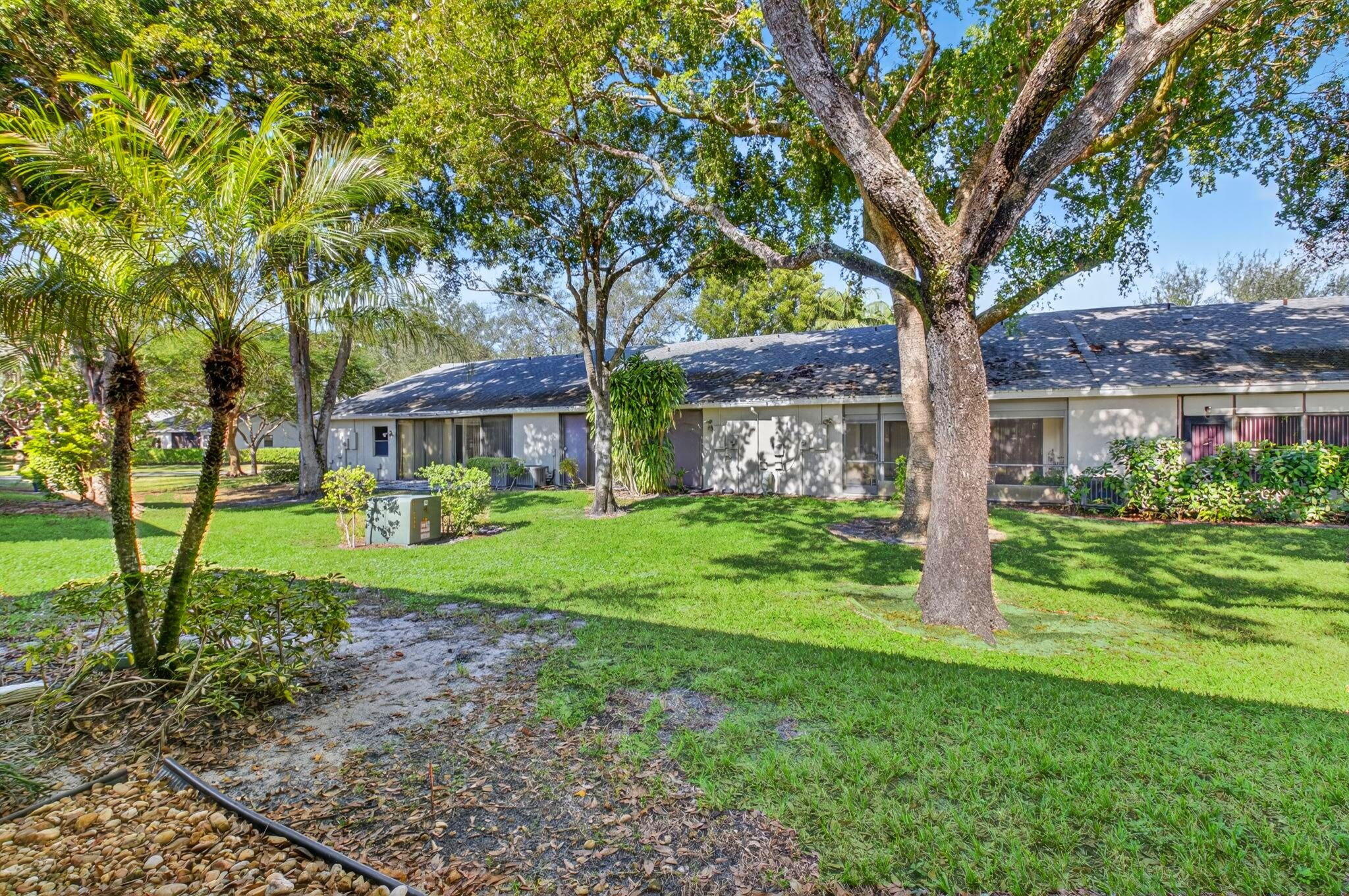 10911 Lake Front Place Boca Raton, FL 33498 - Photo 32 of 46 31-web-or-mls-DSC_4485 (1)