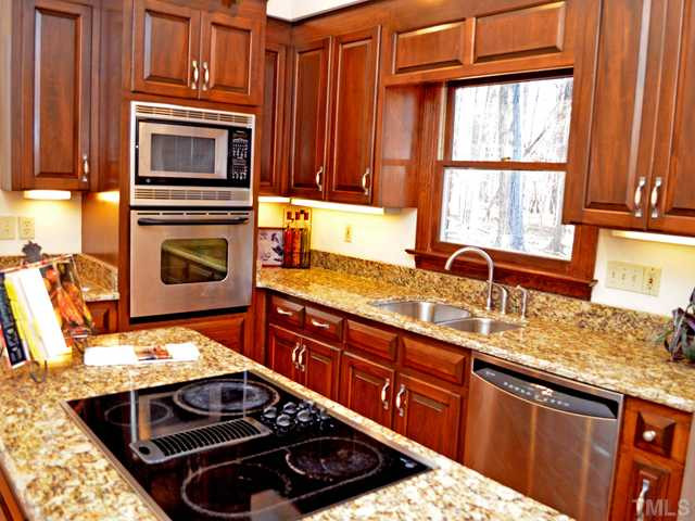 824 Oxgate Circle Raleigh, NC 27615 - Photo 5 of 24 Kitchen