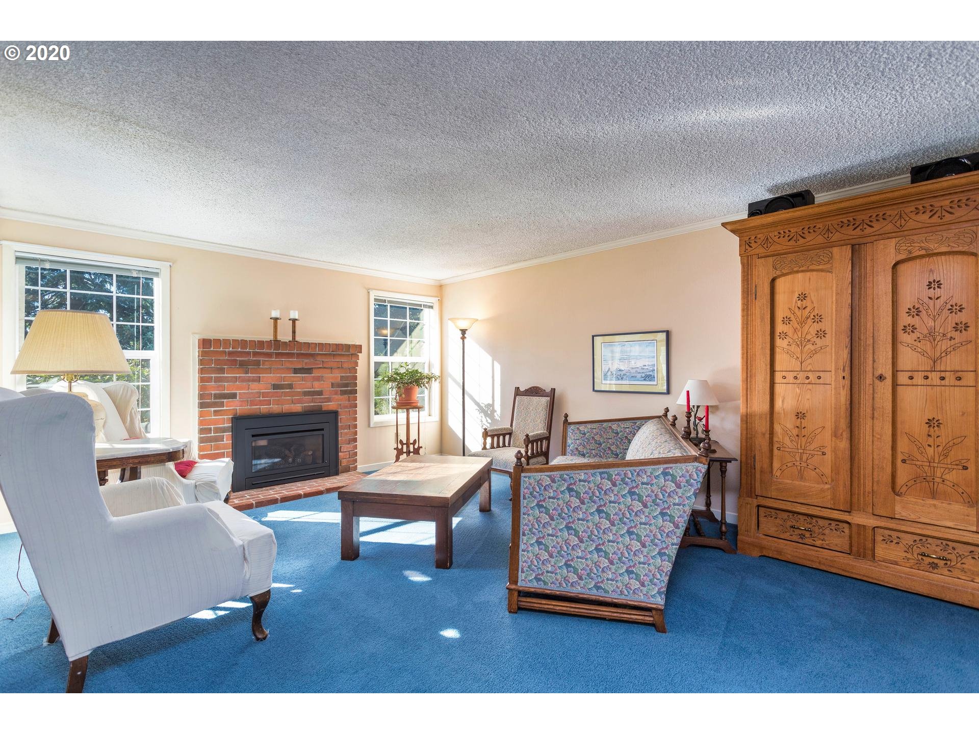 22346 Southeast Hoffmeister Road Damascus, OR 97089 - Photo 5 of 32 Gallery Image 5