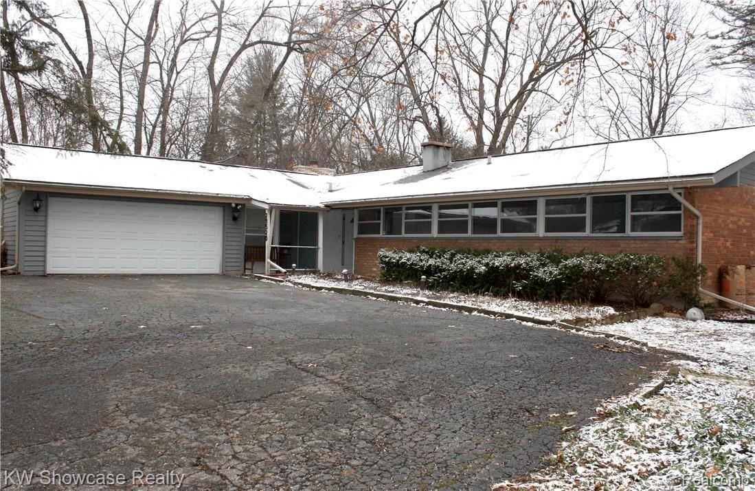 29520 Sugar Spring Road Farmington, MI 48334 - Photo 1 of 33 Welcome Home!