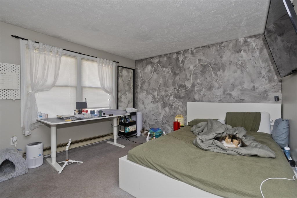 65 Hyde Avenue Springfield, MA 01107 - Photo 12 of 26