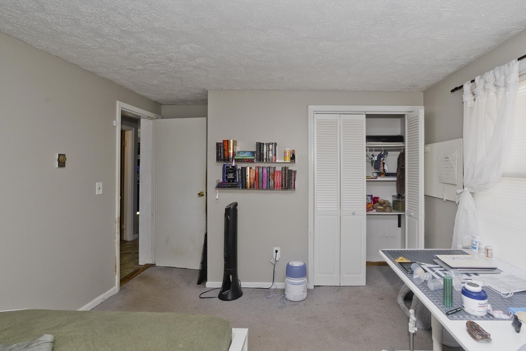 65 Hyde Avenue Springfield, MA 01107 - Photo 14 of 26