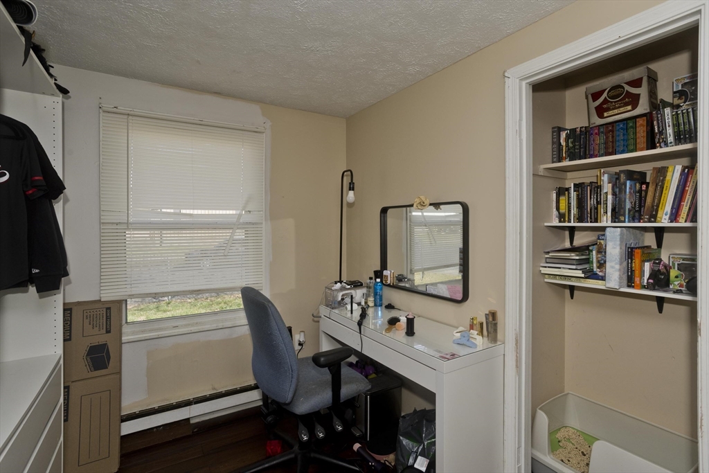 65 Hyde Avenue Springfield, MA 01107 - Photo 16 of 26