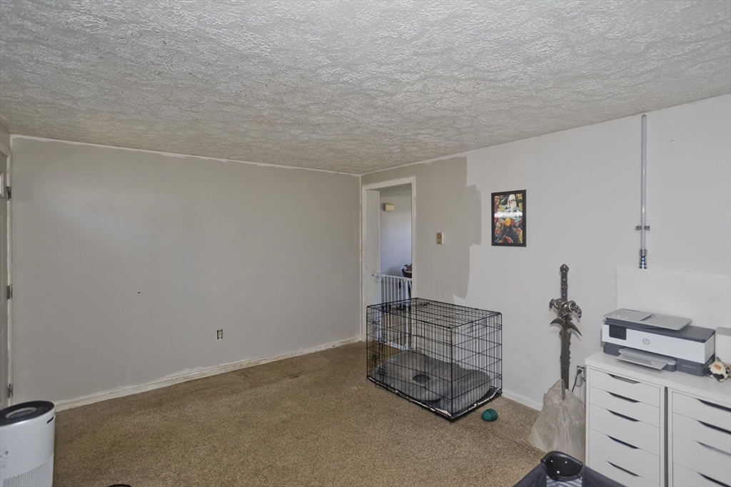 65 Hyde Avenue Springfield, MA 01107 - Photo 18 of 26