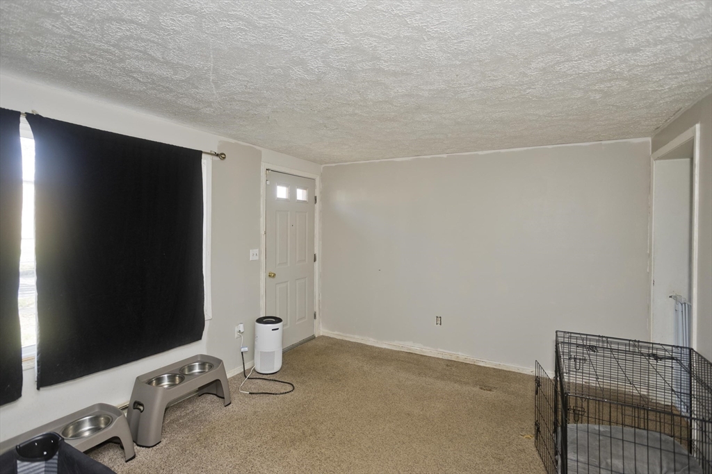 65 Hyde Avenue Springfield, MA 01107 - Photo 19 of 26