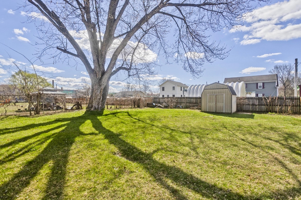 65 Hyde Avenue Springfield, MA 01107 - Photo 23 of 26