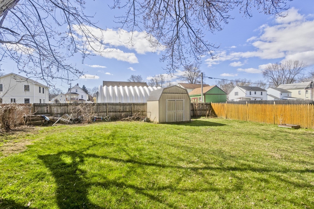 65 Hyde Avenue Springfield, MA 01107 - Photo 3 of 26