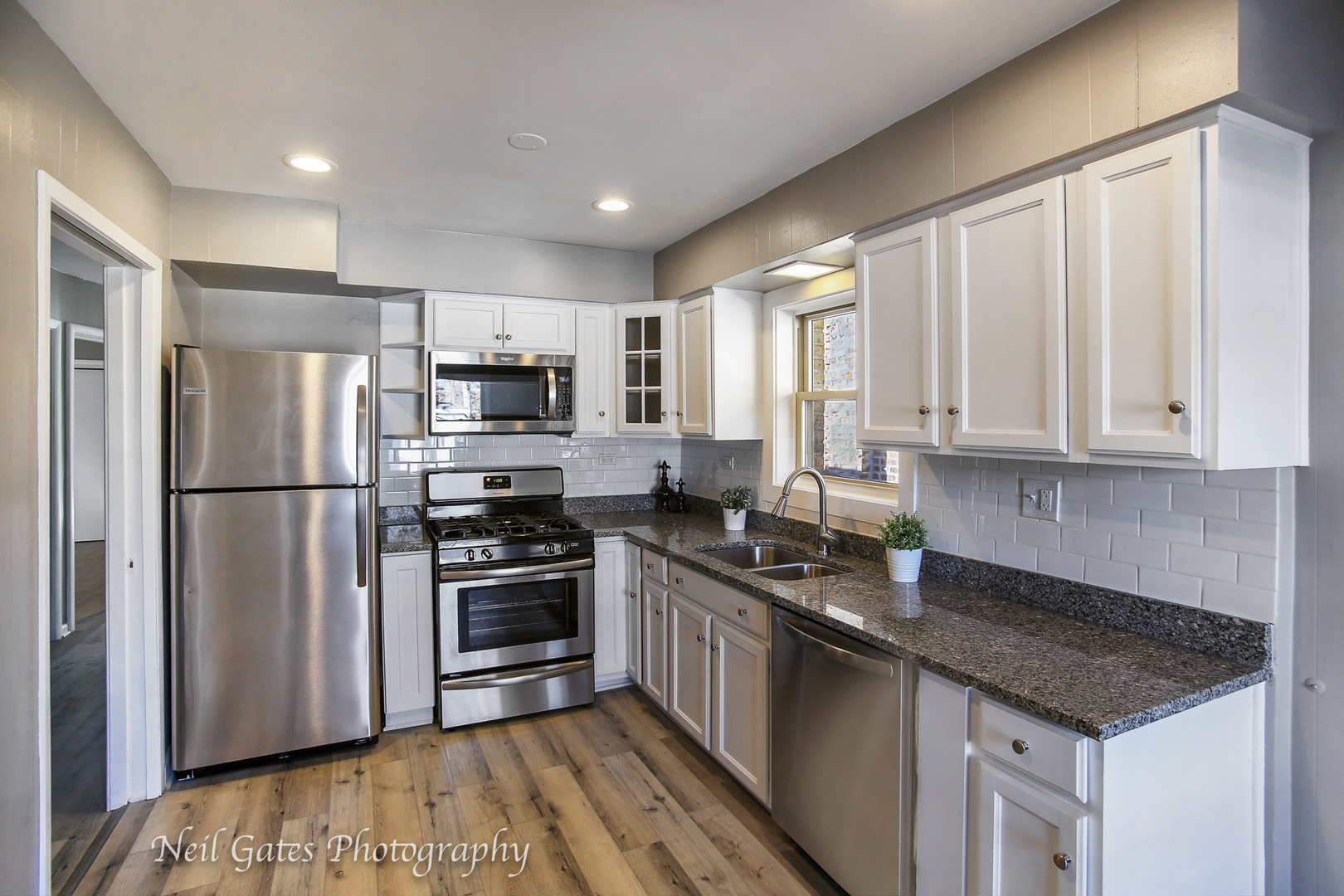 6725 Riverside Drive Berwyn, IL 60402 - Photo 15 of 27