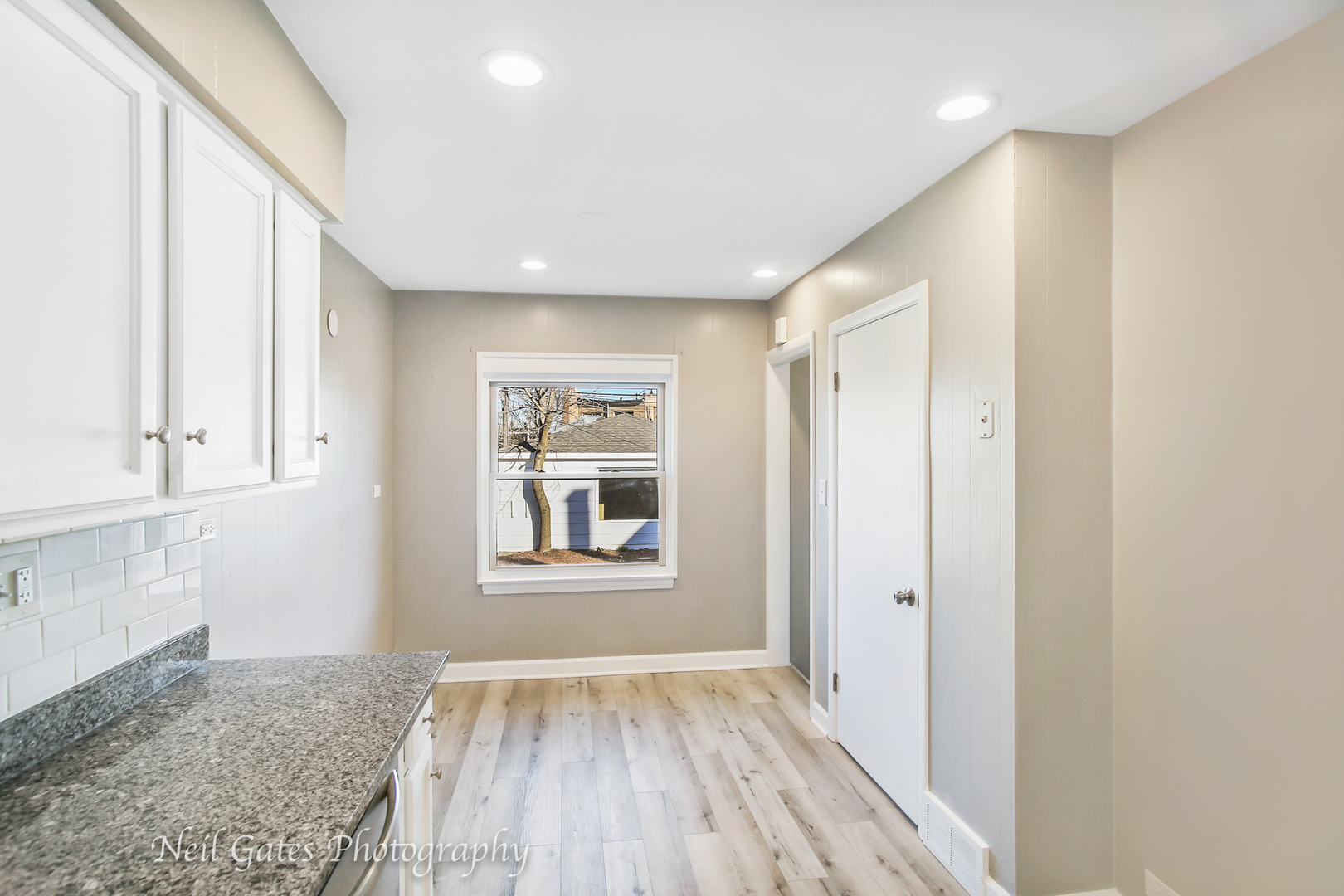 6725 Riverside Drive Berwyn, IL 60402 - Photo 17 of 27