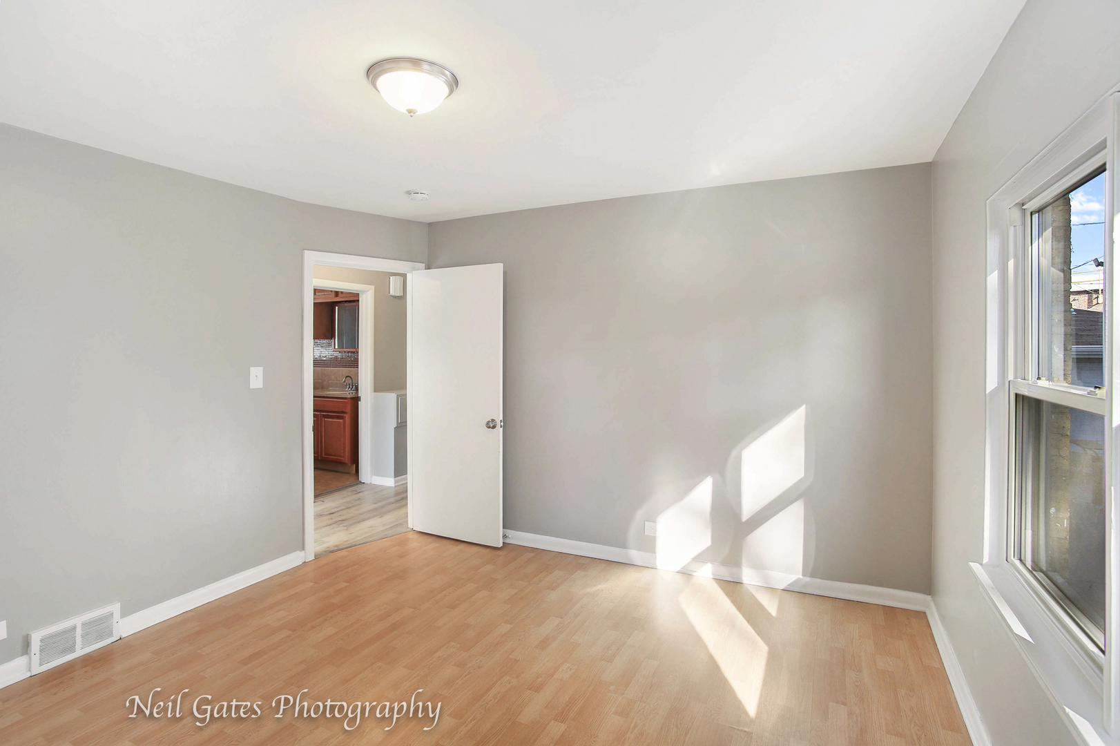 6725 Riverside Drive Berwyn, IL 60402 - Photo 8 of 27