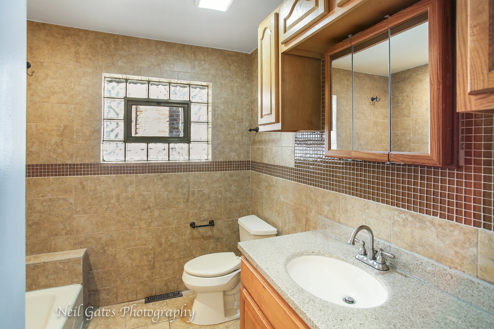 6725 Riverside Drive Berwyn, IL 60402 - Photo 9 of 27